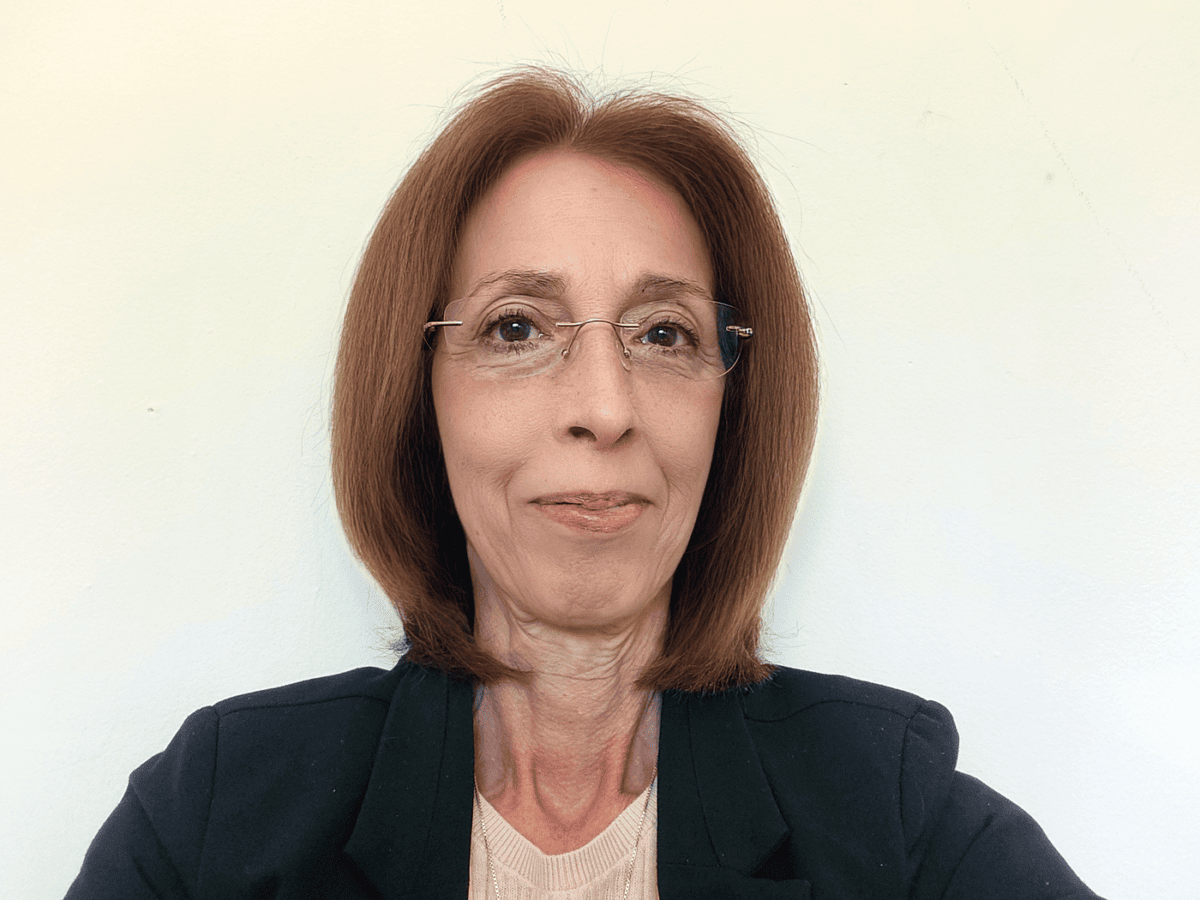 Head Shot of Lisa Pitrone