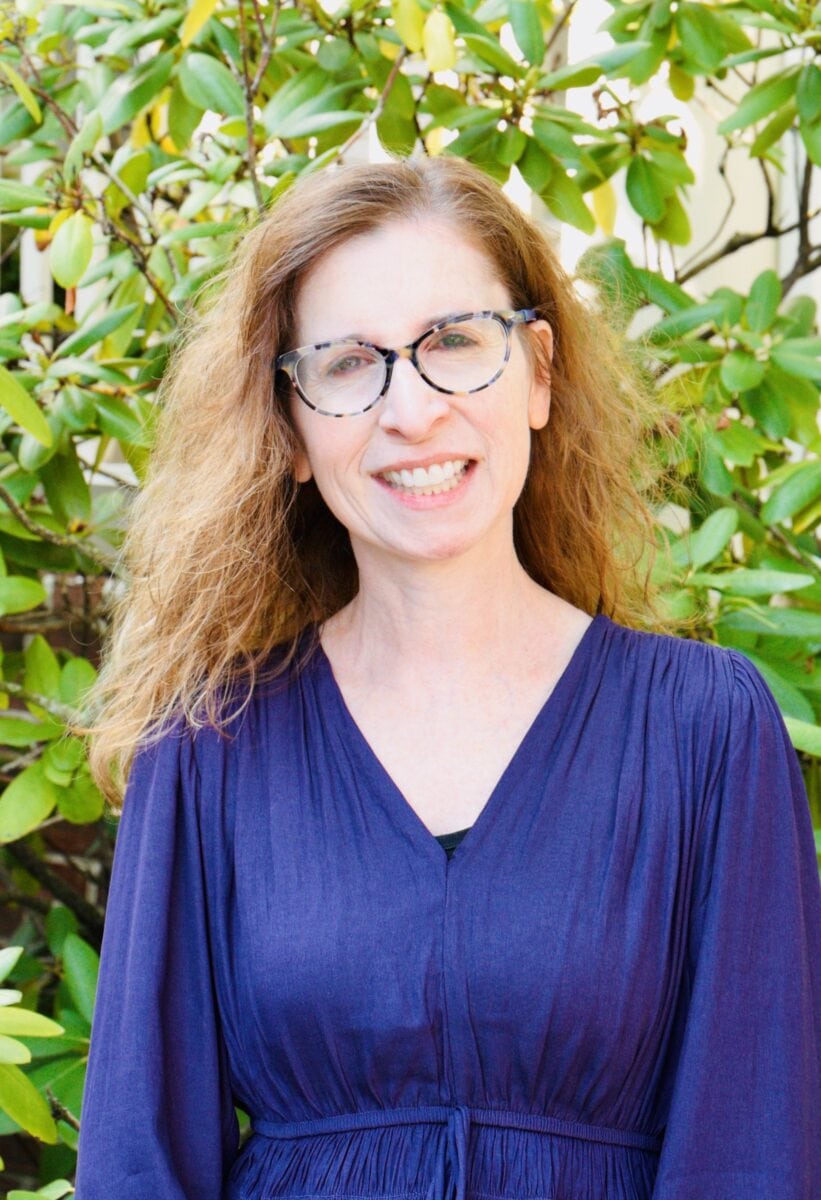 Headshot of Robyn Buchsbaum