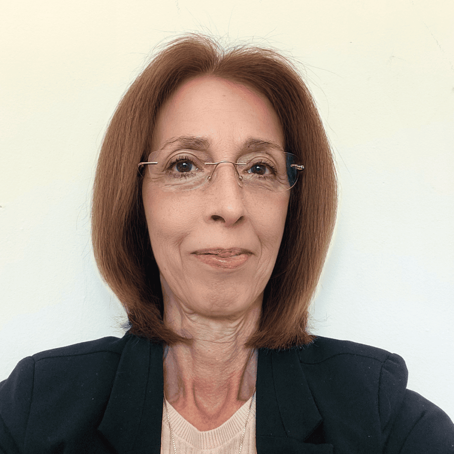 Head Shot of Lisa Pitrone