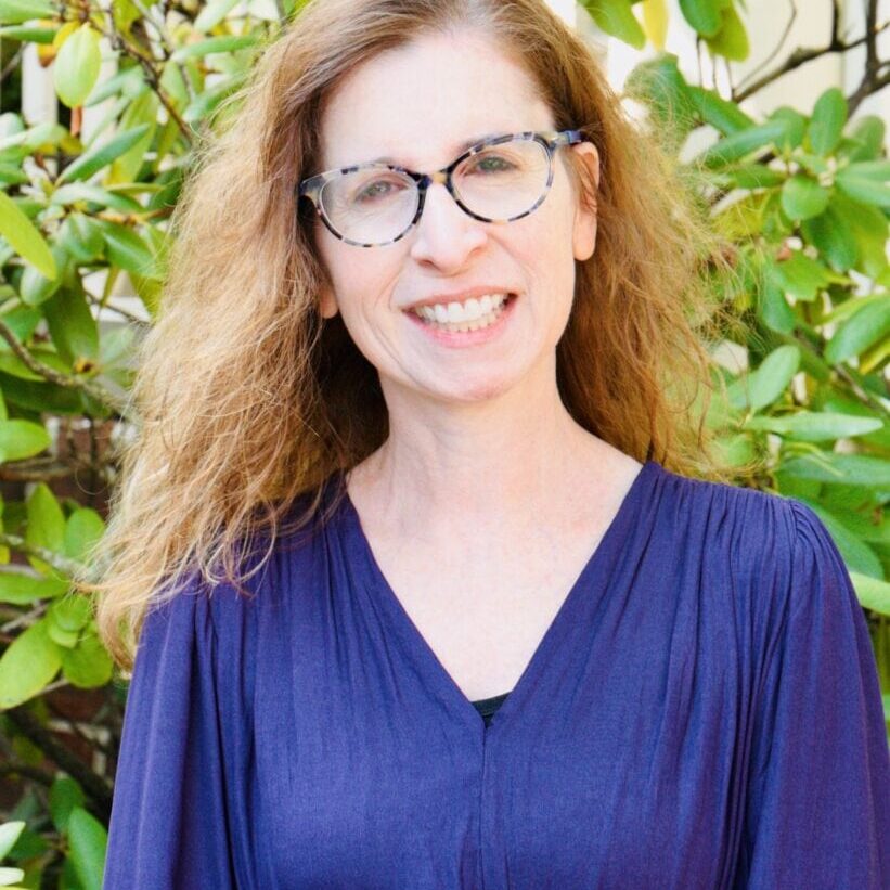Headshot of Robyn Buchsbaum